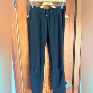Lululemon on the fly pant